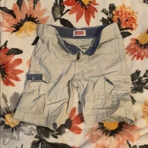 Levi’s cargos shorts